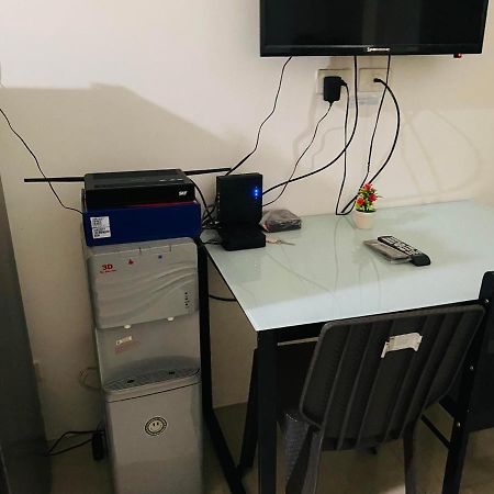 Shore Residence D7 Near Mall Of Asia & Airport Манила Экстерьер фото