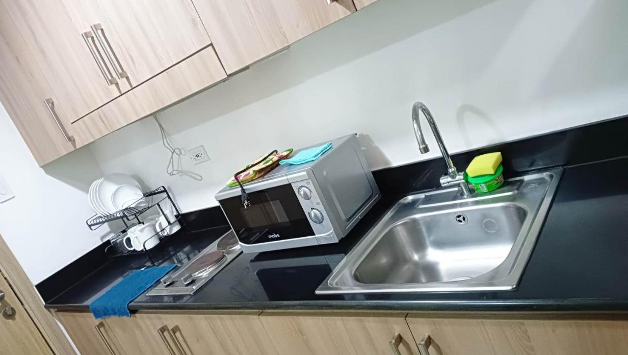 Shore Residence D7 Near Mall Of Asia & Airport Манила Экстерьер фото